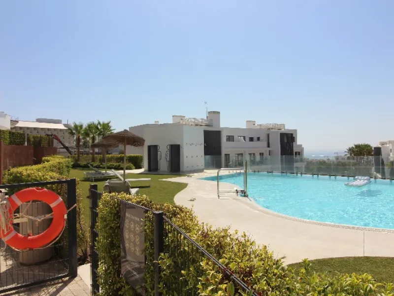 Fantastic  apartment located in the sought-after area  Higueron. The apartment is ready to move into. This beautiful apartment consists of two bedrooms and two lovely large bathrooms. Modern kitchen with everything and open to the beautiful living/dining 