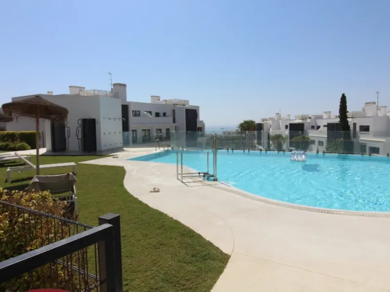 Fantastic  apartment located in the sought-after area  Higueron. The apartment is ready to move into. This beautiful apartment consists of two bedrooms and two lovely large bathrooms. Modern kitchen with everything and open to the beautiful living/dining 