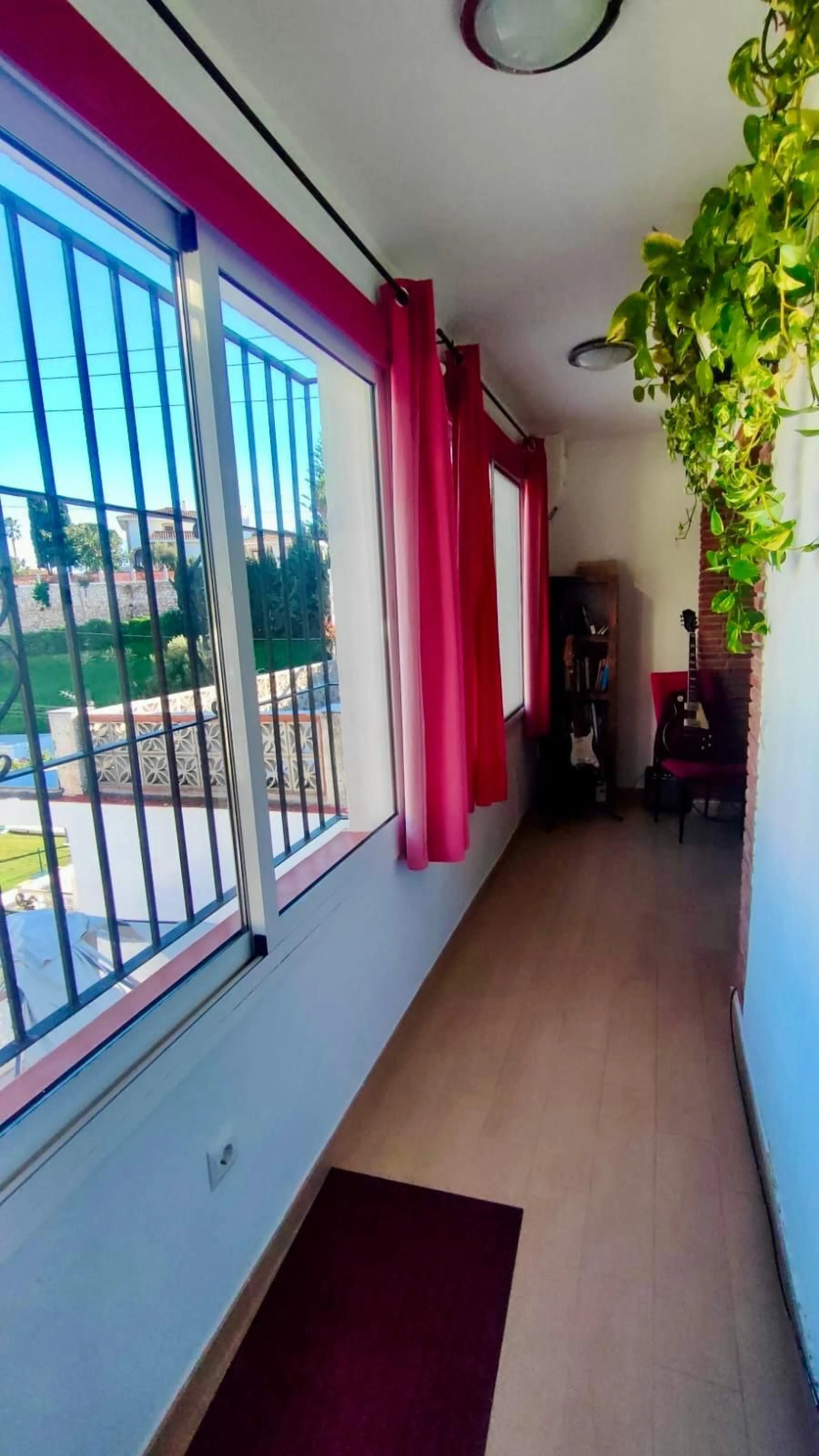 Apartment - Middle Floor Apartment в продаже в Mijas, Málaga. В доме 3 спален и 1 ванных комнат. Площадь дома 73 м²