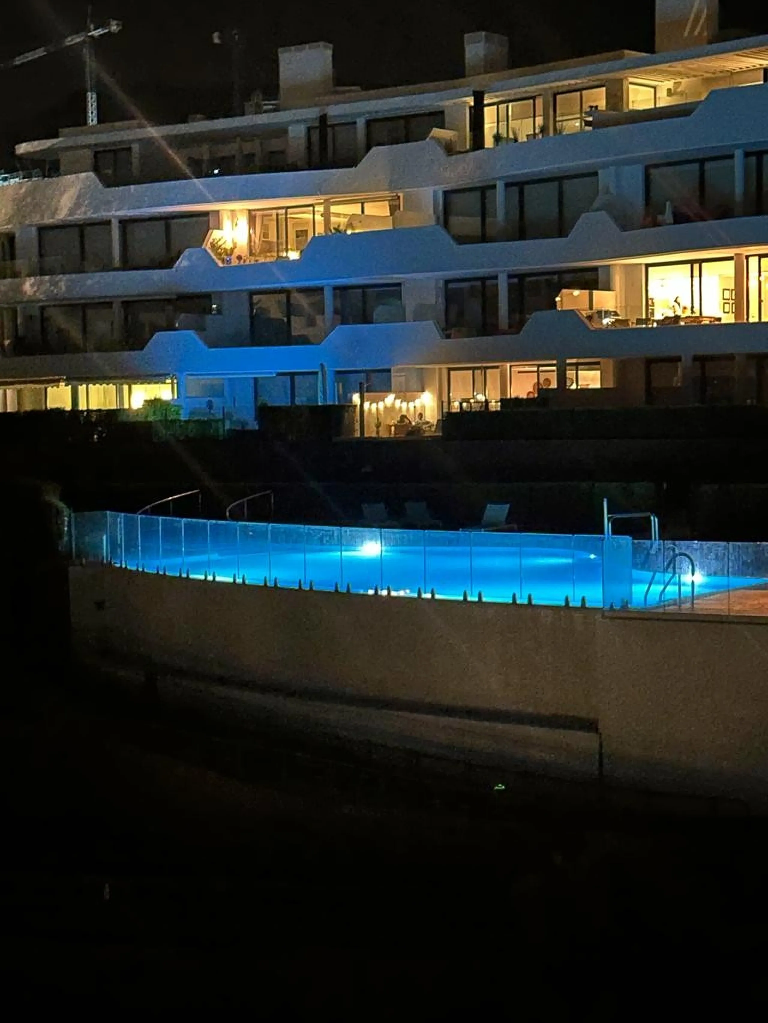 Fantastic  apartment located in the sought-after area  Higueron. The apartment is ready to move into. This beautiful apartment consists of two bedrooms and two lovely large bathrooms. Modern kitchen with everything and open to the beautiful living/dining 