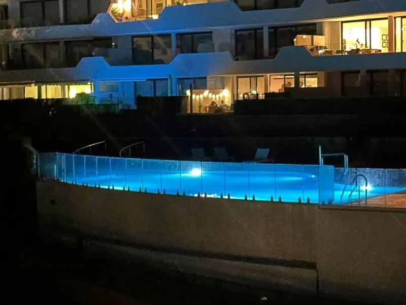 Fantastic  apartment located in the sought-after area  Higueron. The apartment is ready to move into. This beautiful apartment consists of two bedrooms and two lovely large bathrooms. Modern kitchen with everything and open to the beautiful living/dining 