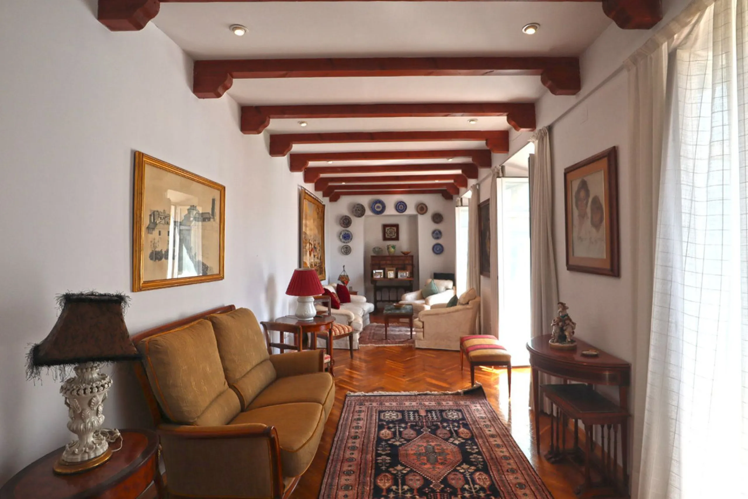 Apartment - Middle Floor Apartment в продаже в Marbella, Málaga. В доме 2 спален и 2 ванных комнат. Площадь дома 120 м²