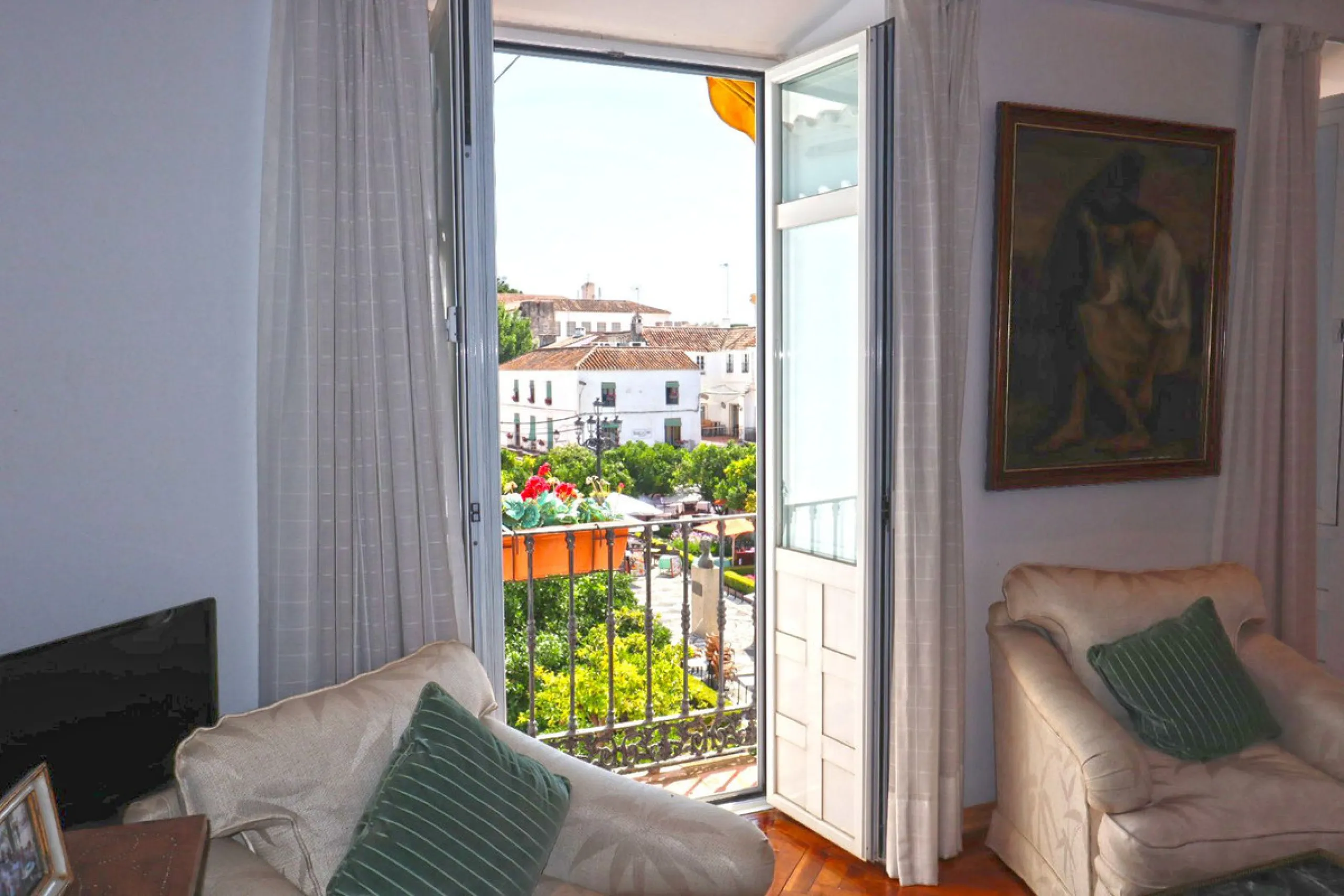 Apartment - Middle Floor Apartment в продаже в Marbella, Málaga. В доме 2 спален и 2 ванных комнат. Площадь дома 120 м²