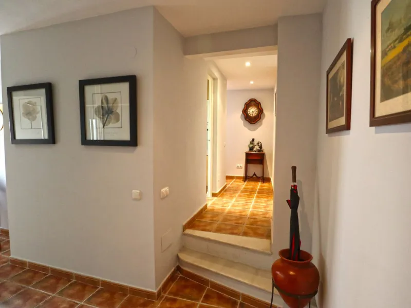Apartment - Middle Floor Apartment в продаже в Marbella, Málaga. В доме 2 спален и 2 ванных комнат. Площадь дома 120 м²