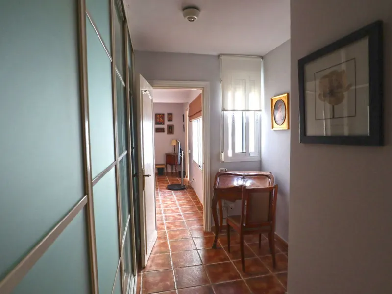 Apartment - Middle Floor Apartment в продаже в Marbella, Málaga. В доме 2 спален и 2 ванных комнат. Площадь дома 120 м²