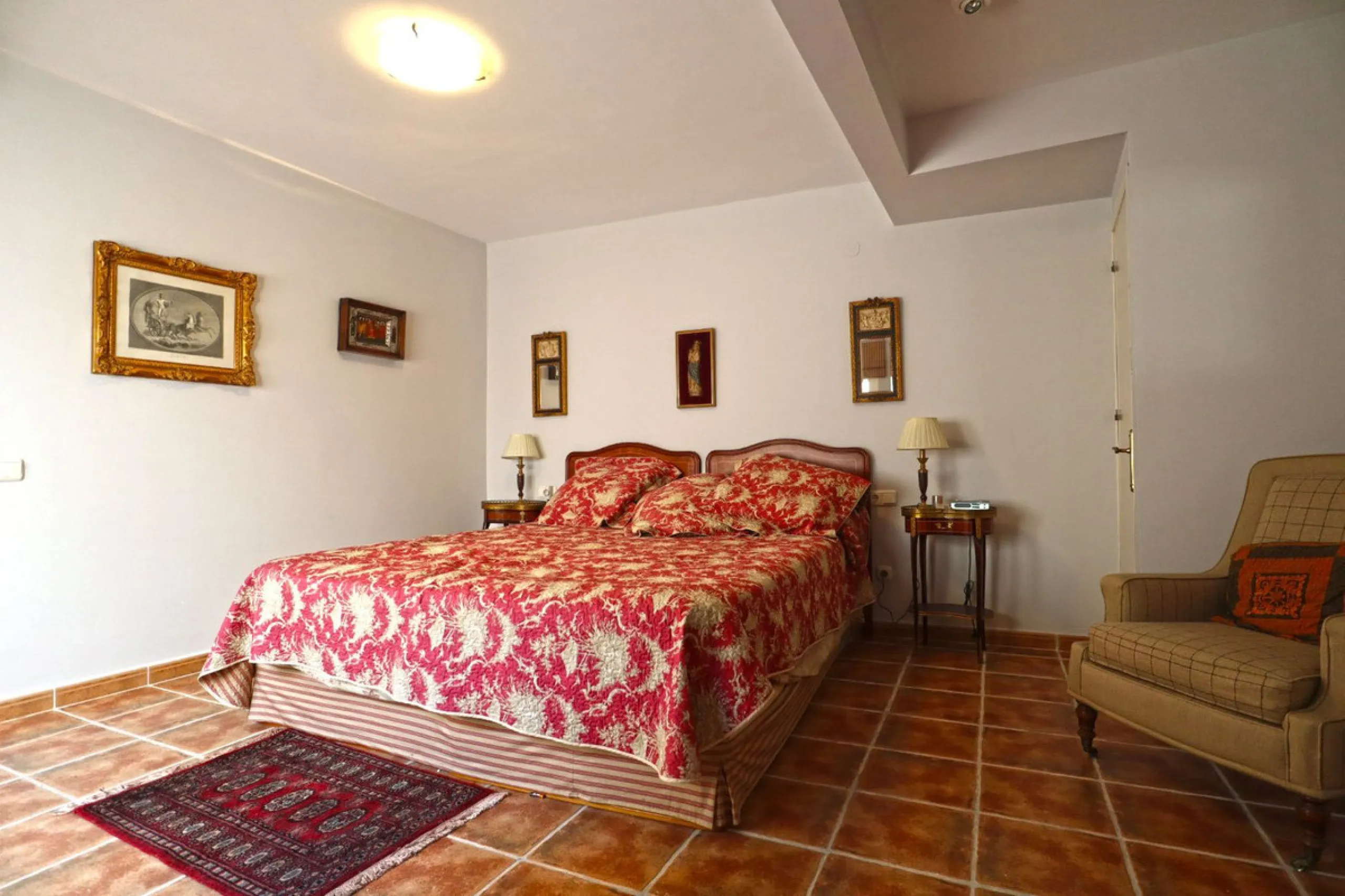 Apartment - Middle Floor Apartment в продаже в Marbella, Málaga. В доме 2 спален и 2 ванных комнат. Площадь дома 120 м²