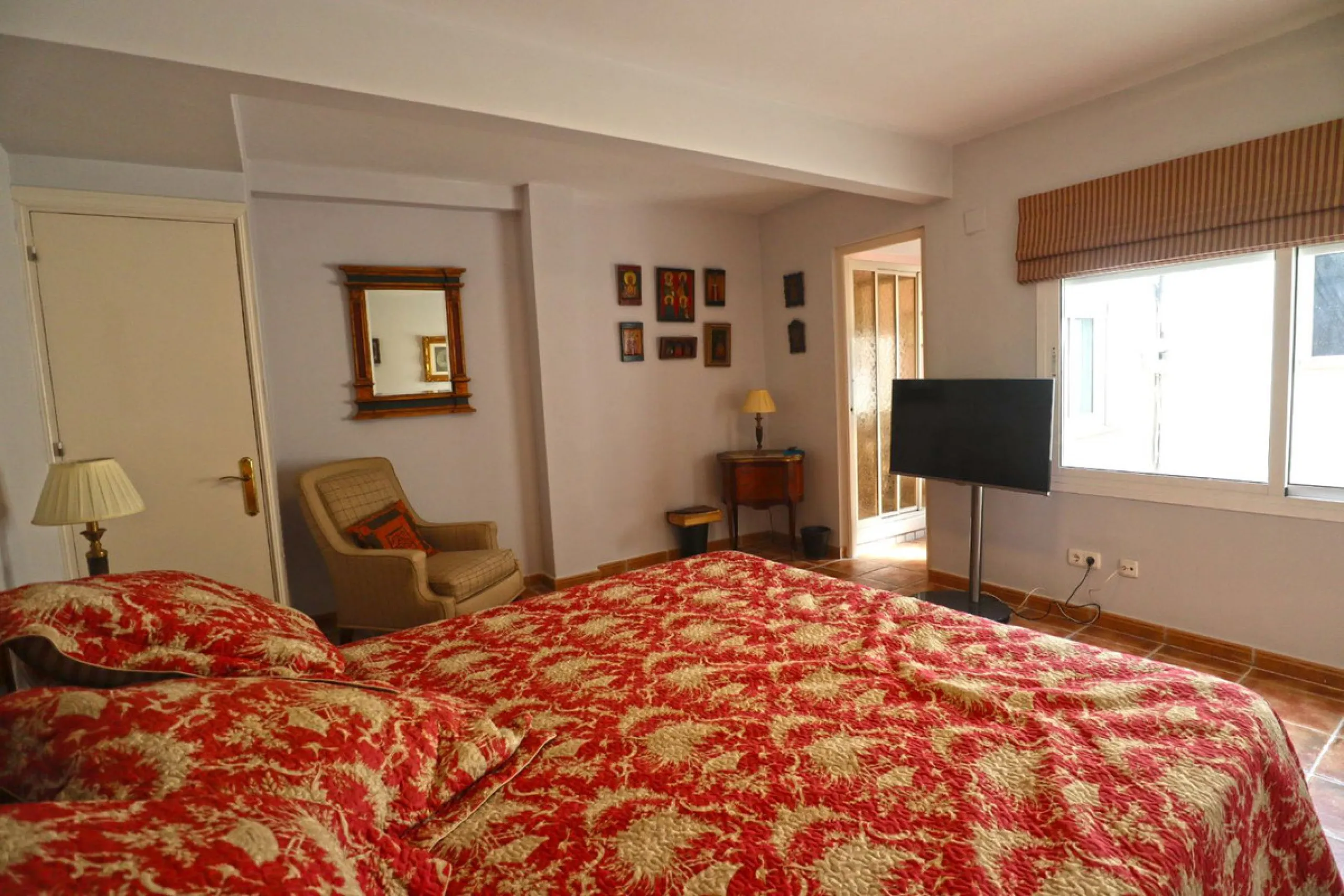Apartment - Middle Floor Apartment в продаже в Marbella, Málaga. В доме 2 спален и 2 ванных комнат. Площадь дома 120 м²