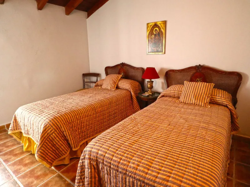 Apartment - Middle Floor Apartment в продаже в Marbella, Málaga. В доме 2 спален и 2 ванных комнат. Площадь дома 120 м²