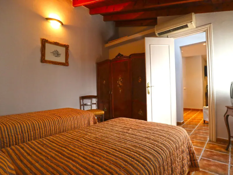 Apartment - Middle Floor Apartment в продаже в Marbella, Málaga. В доме 2 спален и 2 ванных комнат. Площадь дома 120 м²