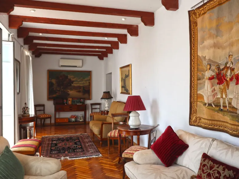 Apartment - Middle Floor Apartment в продаже в Marbella, Málaga. В доме 2 спален и 2 ванных комнат. Площадь дома 120 м²