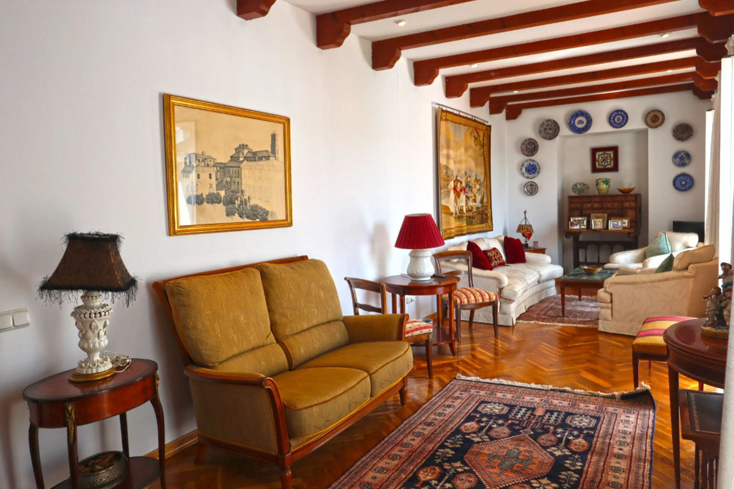 Apartment - Middle Floor Apartment в продаже в Marbella, Málaga. В доме 2 спален и 2 ванных комнат. Площадь дома 120 м²