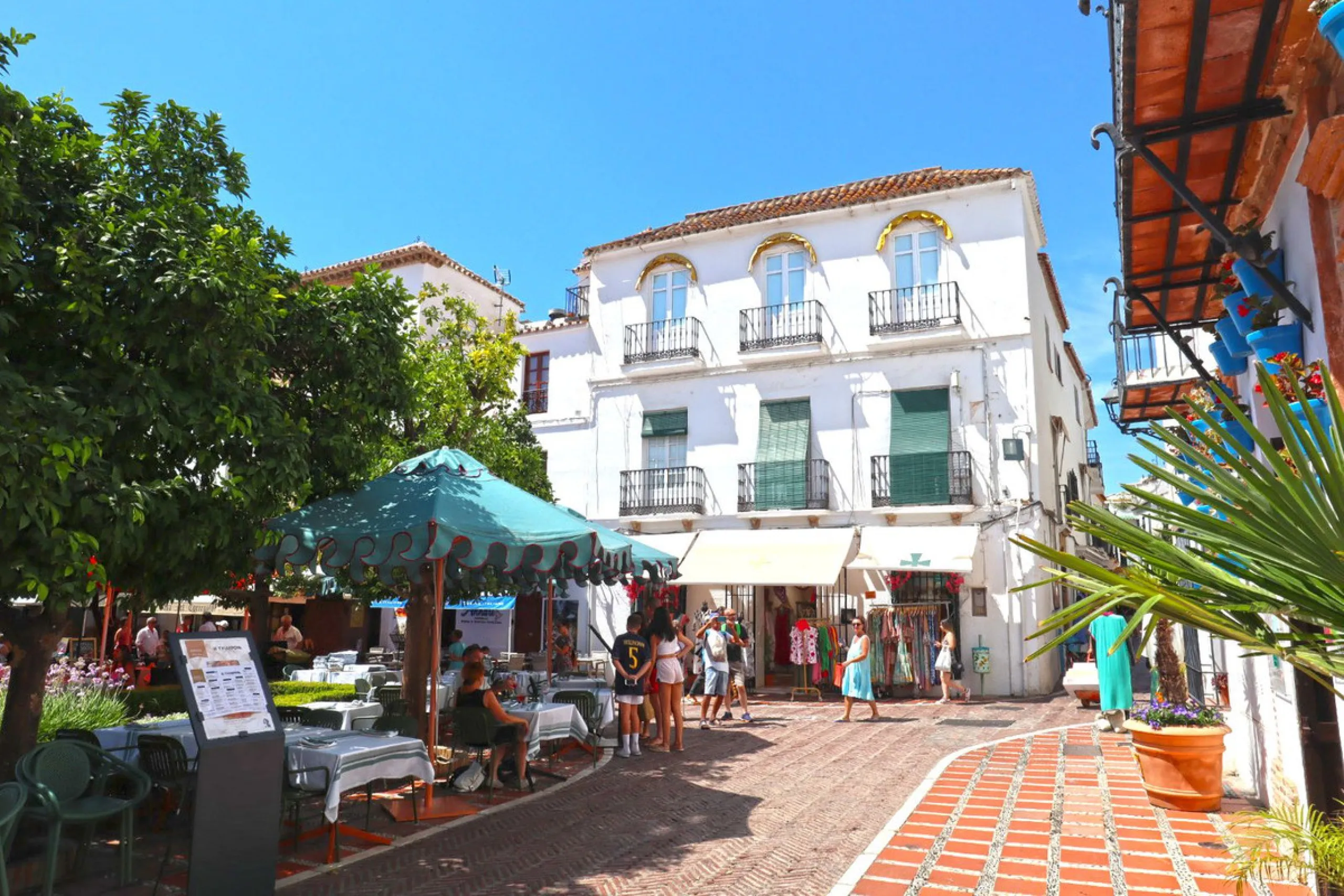 Apartment - Middle Floor Apartment в продаже в Marbella, Málaga. В доме 2 спален и 2 ванных комнат. Площадь дома 120 м²