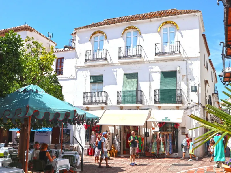 Apartment - Middle Floor Apartment в продаже в Marbella, Málaga. В доме 2 спален и 2 ванных комнат. Площадь дома 120 м²