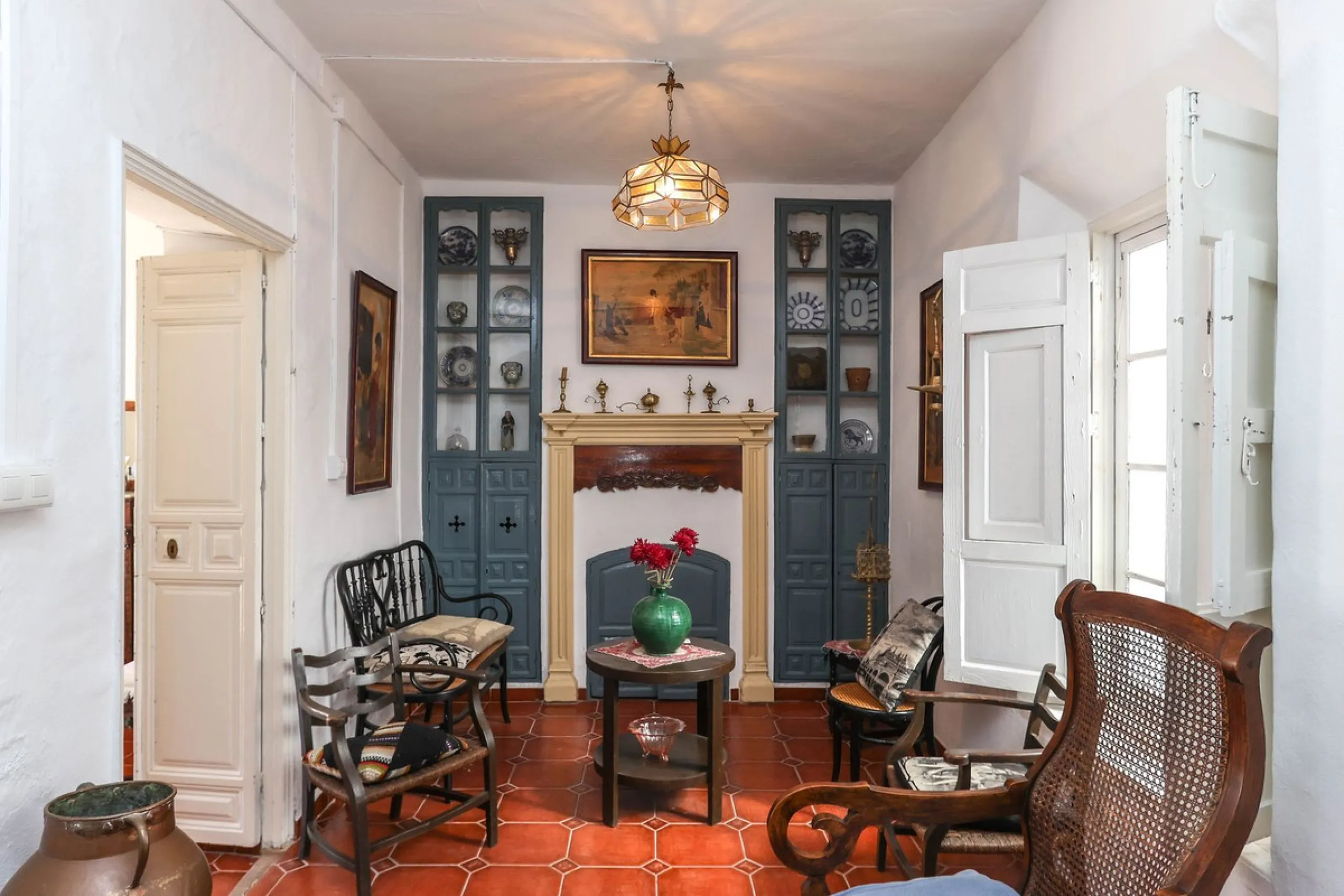 Character Townhouse in Tolox steeped in history