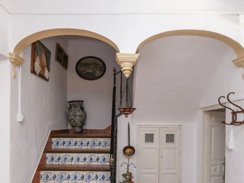 Character Townhouse in Tolox steeped in history