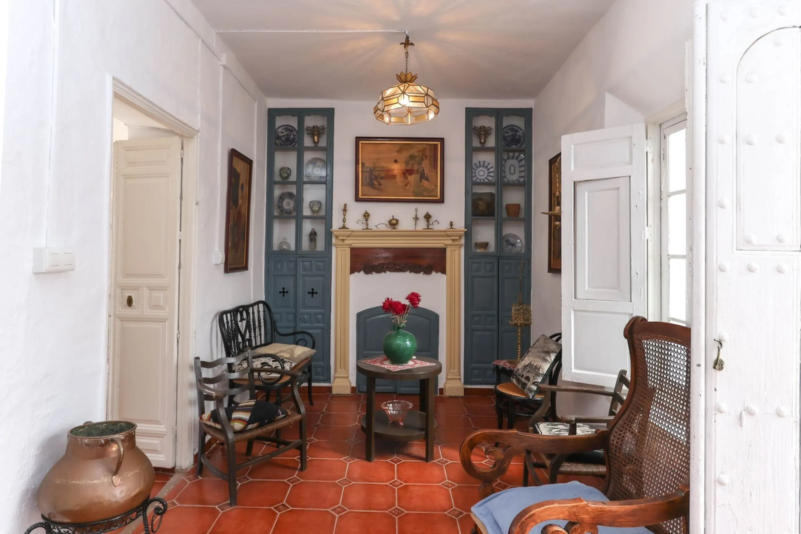 Character Townhouse in Tolox steeped in history