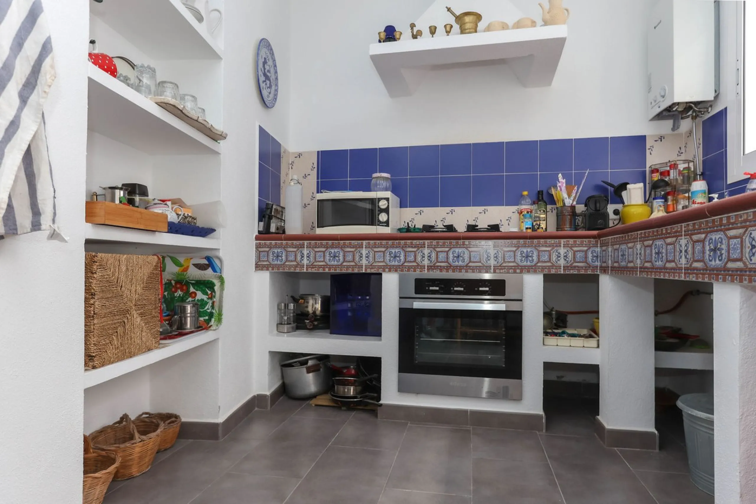 Character Townhouse in Tolox steeped in history