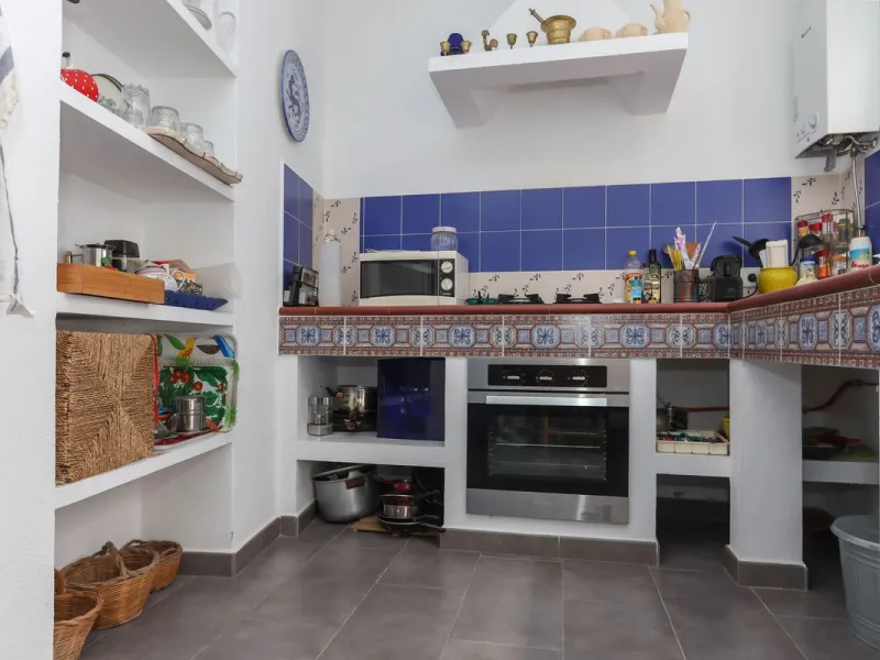 Character Townhouse in Tolox steeped in history