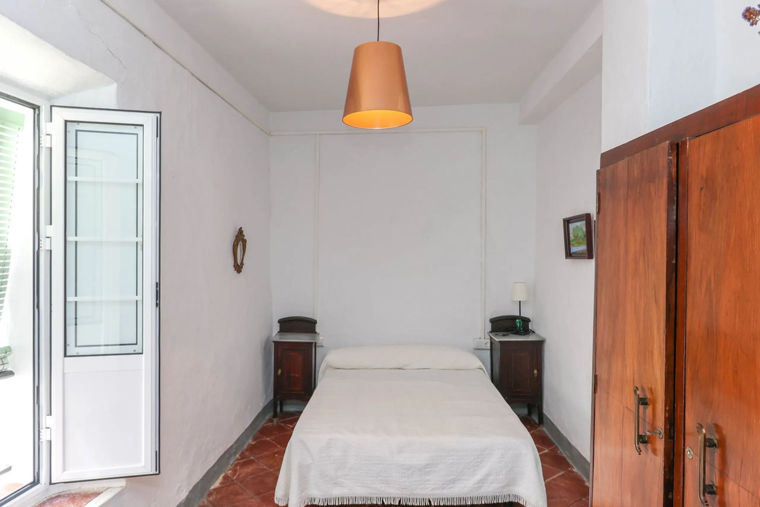 Character Townhouse in Tolox steeped in history