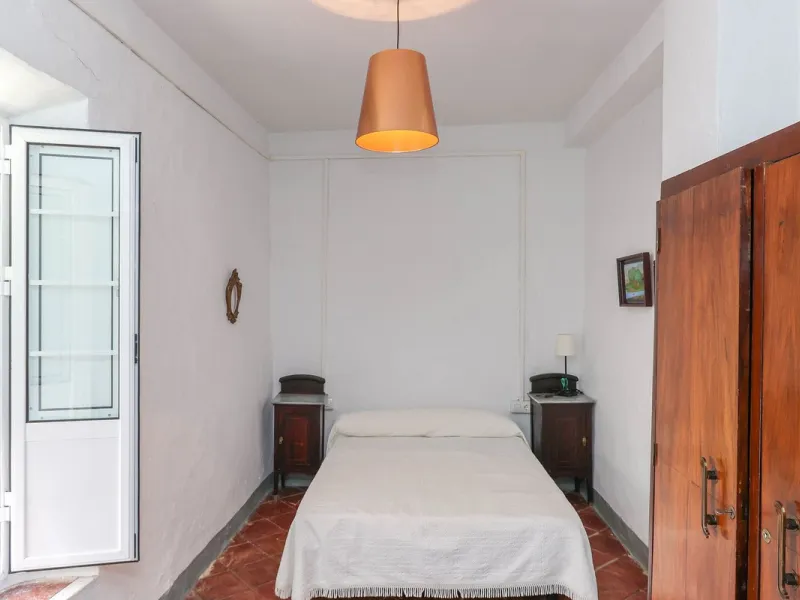 Character Townhouse in Tolox steeped in history