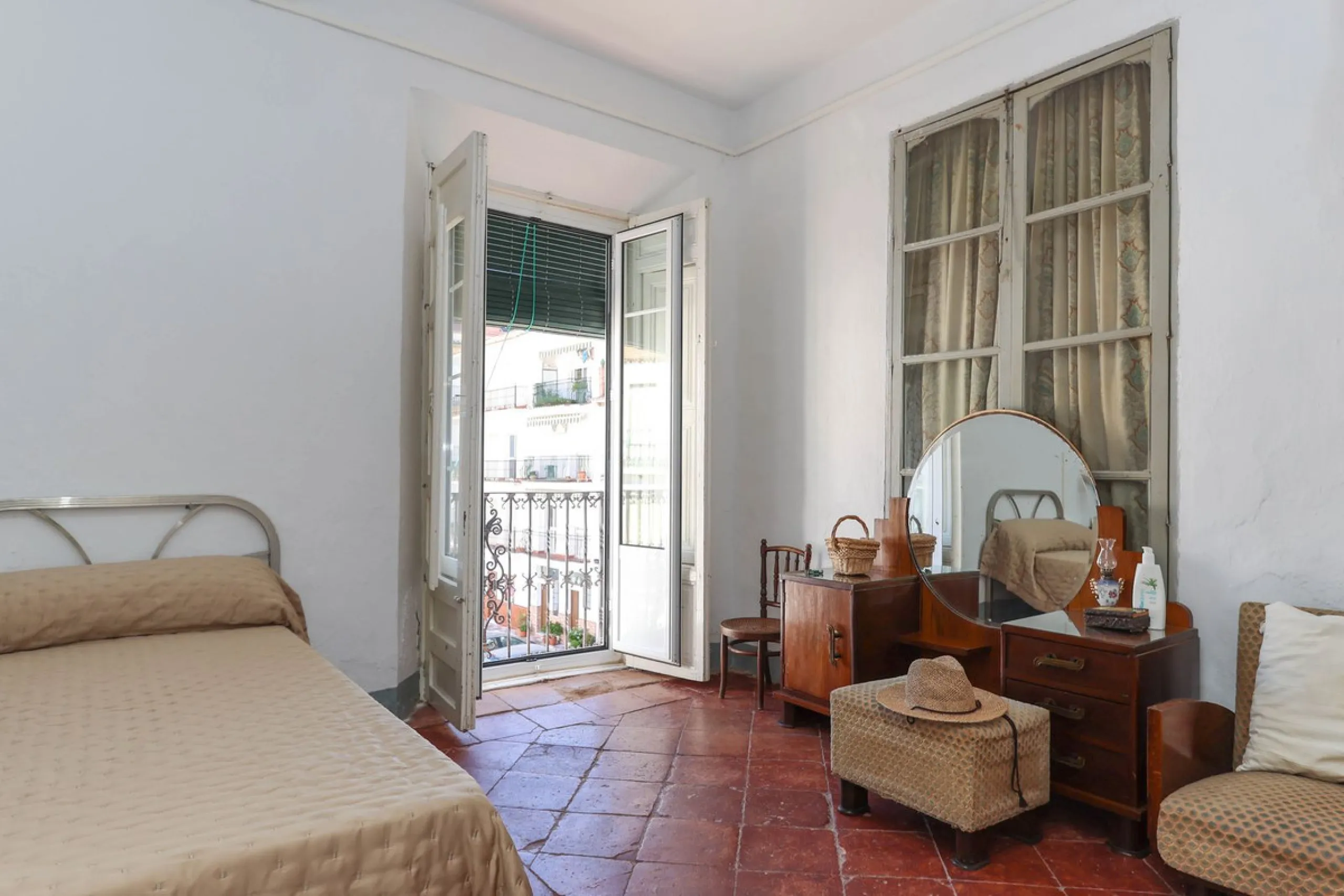 Character Townhouse in Tolox steeped in history