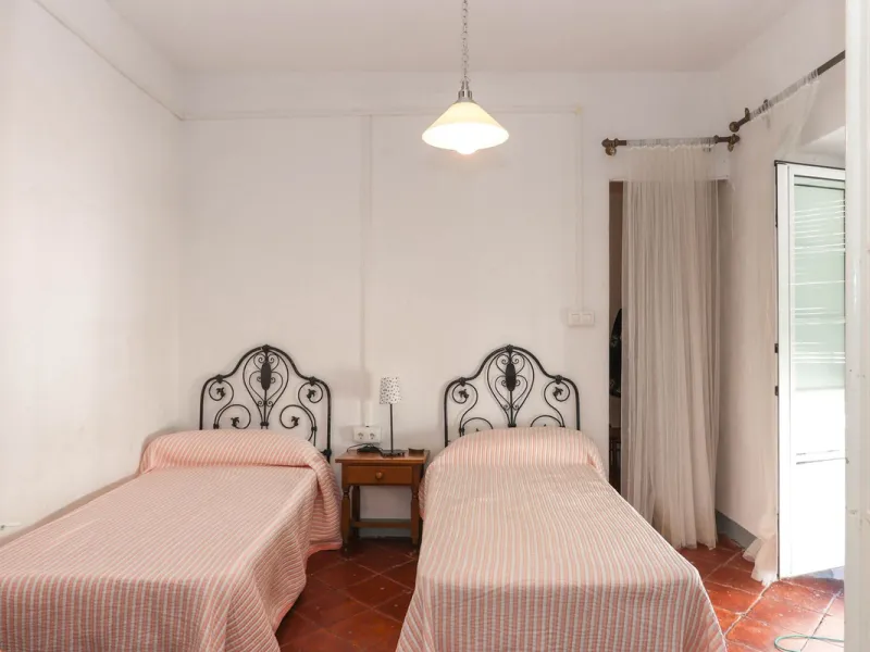 Character Townhouse in Tolox steeped in history