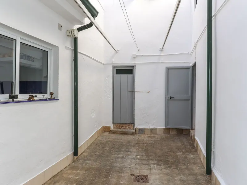 Character Townhouse in Tolox steeped in history