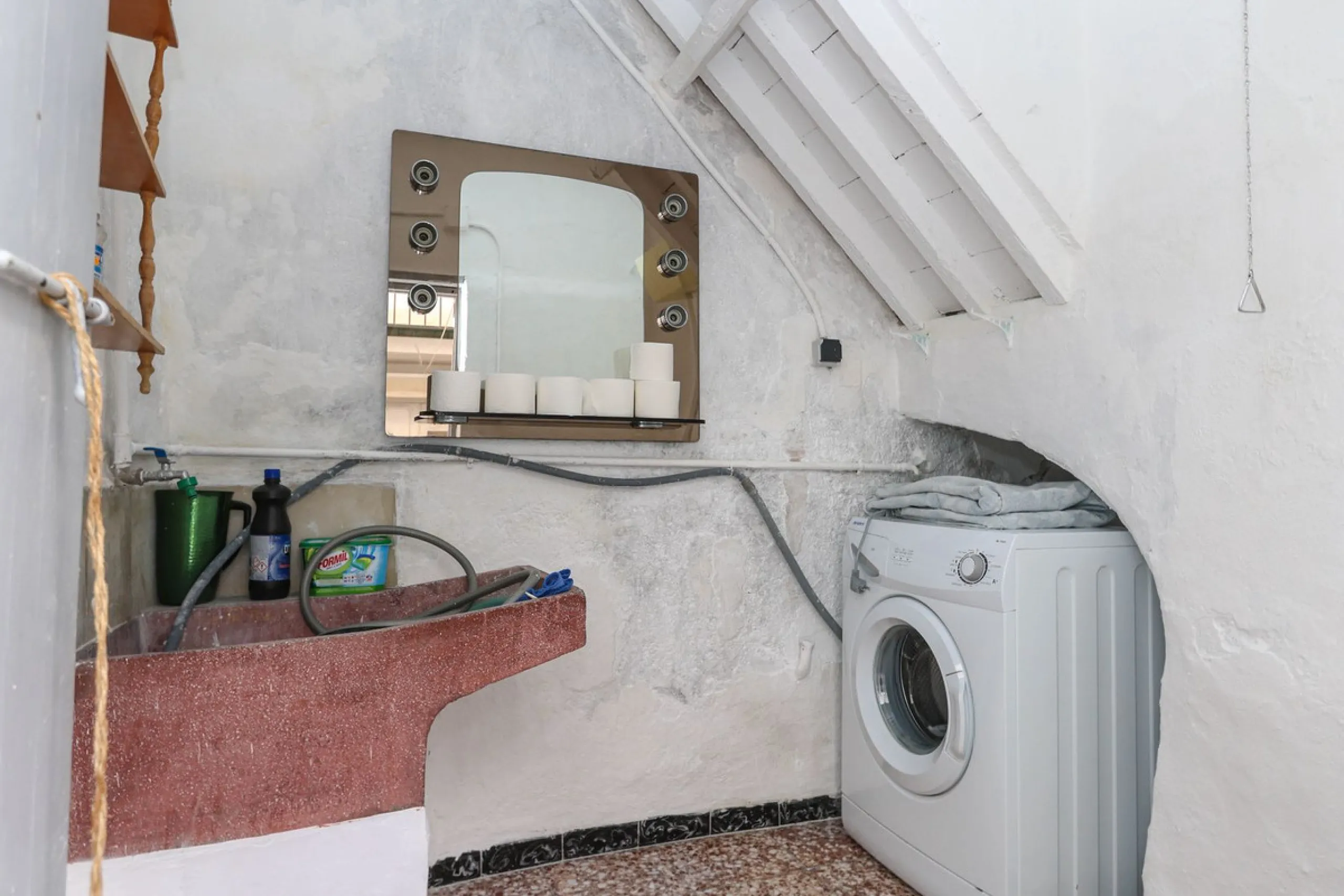 Character Townhouse in Tolox steeped in history