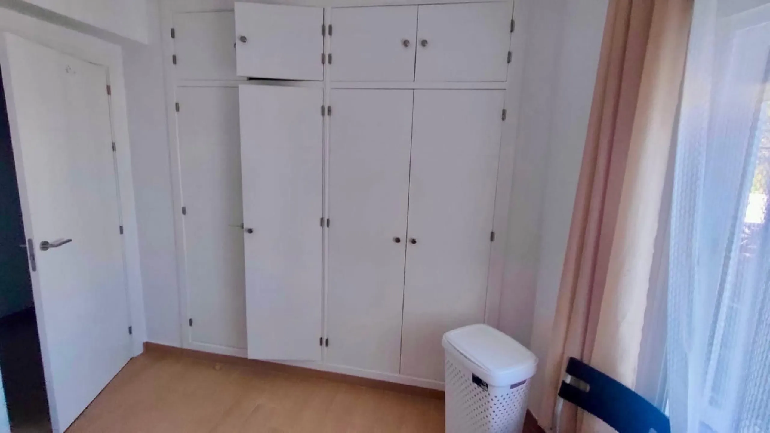 Apartment - Middle Floor Apartment в продаже в Mijas, Málaga. В доме 3 спален и 1 ванных комнат. Площадь дома 73 м²
