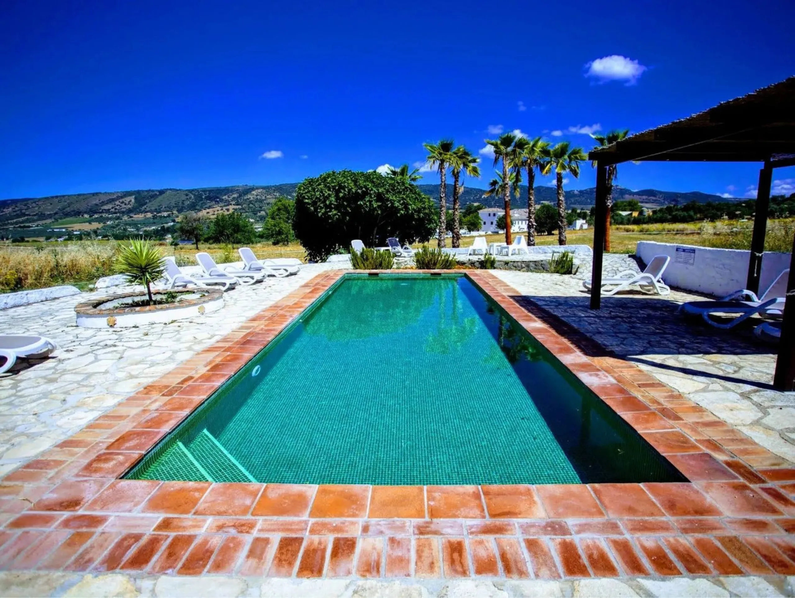 Exclusive rural hotel located in the heart of Andalusia, in a picturesque location near Ronda, just 45 minutes from Marbella, 60 min from Malaga International Airport and 90 min from Seville. Old oil mill converted into a hotel, does not require additiona
