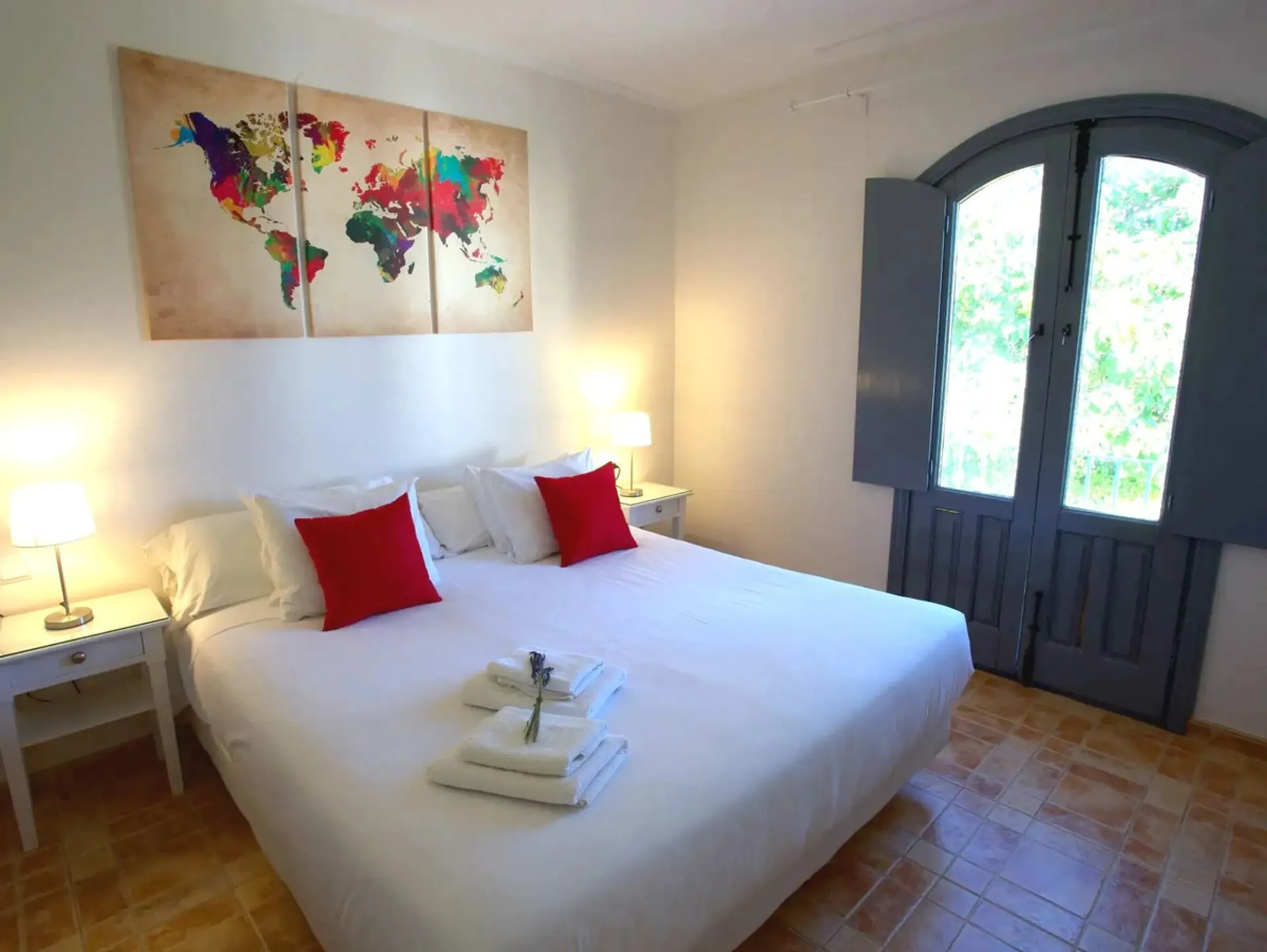 Exclusive rural hotel located in the heart of Andalusia, in a picturesque location near Ronda, just 45 minutes from Marbella, 60 min from Malaga International Airport and 90 min from Seville. Old oil mill converted into a hotel, does not require additiona
