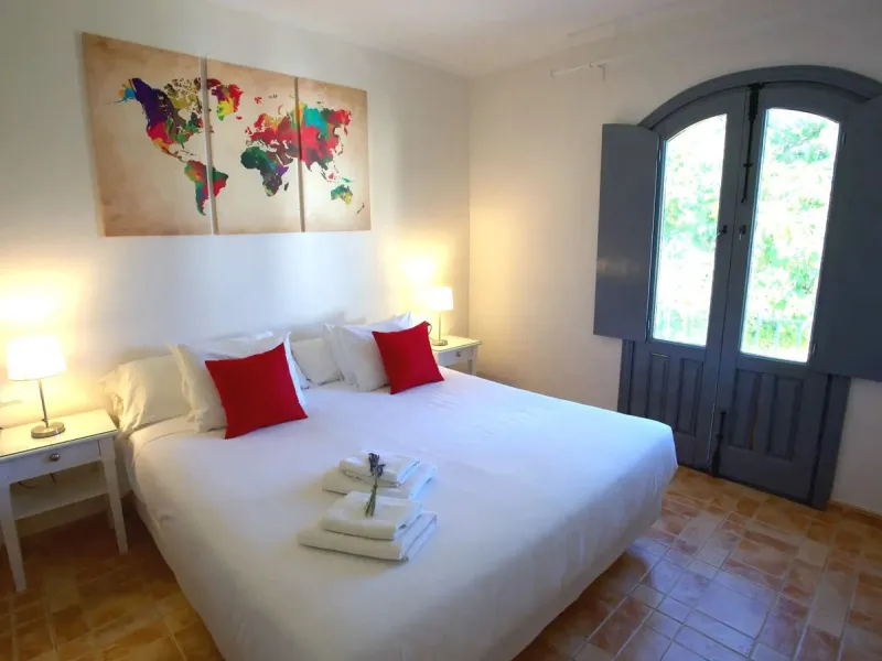 Exclusive rural hotel located in the heart of Andalusia, in a picturesque location near Ronda, just 45 minutes from Marbella, 60 min from Malaga International Airport and 90 min from Seville. Old oil mill converted into a hotel, does not require additiona