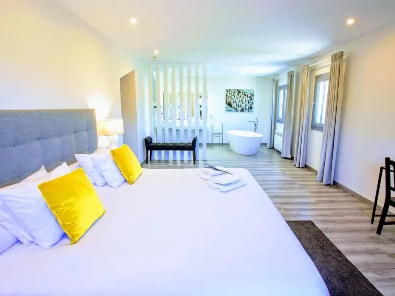 Exclusive rural hotel located in the heart of Andalusia, in a picturesque location near Ronda, just 45 minutes from Marbella, 60 min from Malaga International Airport and 90 min from Seville. Old oil mill converted into a hotel, does not require additiona