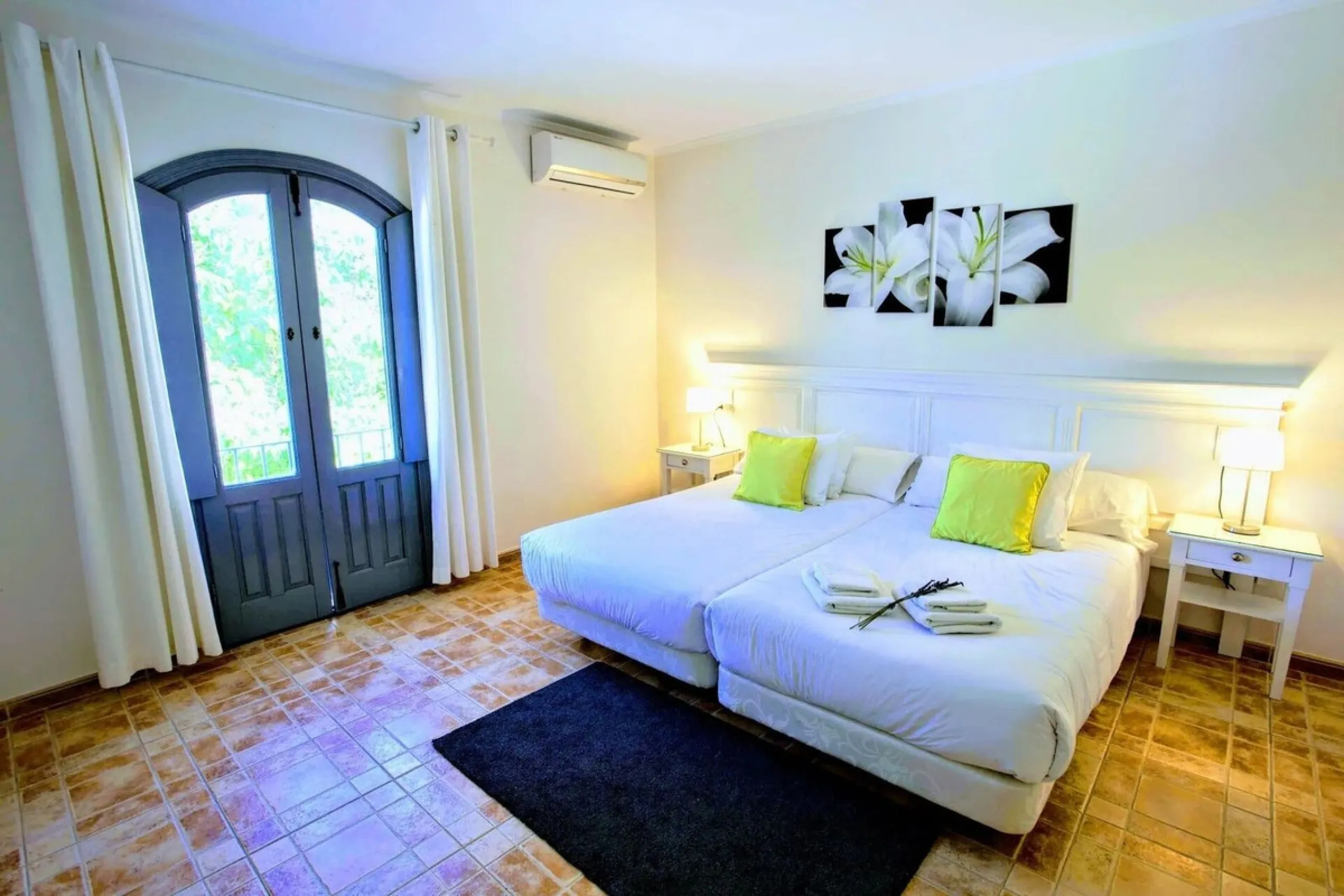 Exclusive rural hotel located in the heart of Andalusia, in a picturesque location near Ronda, just 45 minutes from Marbella, 60 min from Malaga International Airport and 90 min from Seville. Old oil mill converted into a hotel, does not require additiona