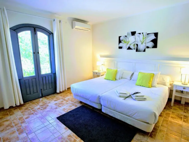 Exclusive rural hotel located in the heart of Andalusia, in a picturesque location near Ronda, just 45 minutes from Marbella, 60 min from Malaga International Airport and 90 min from Seville. Old oil mill converted into a hotel, does not require additiona