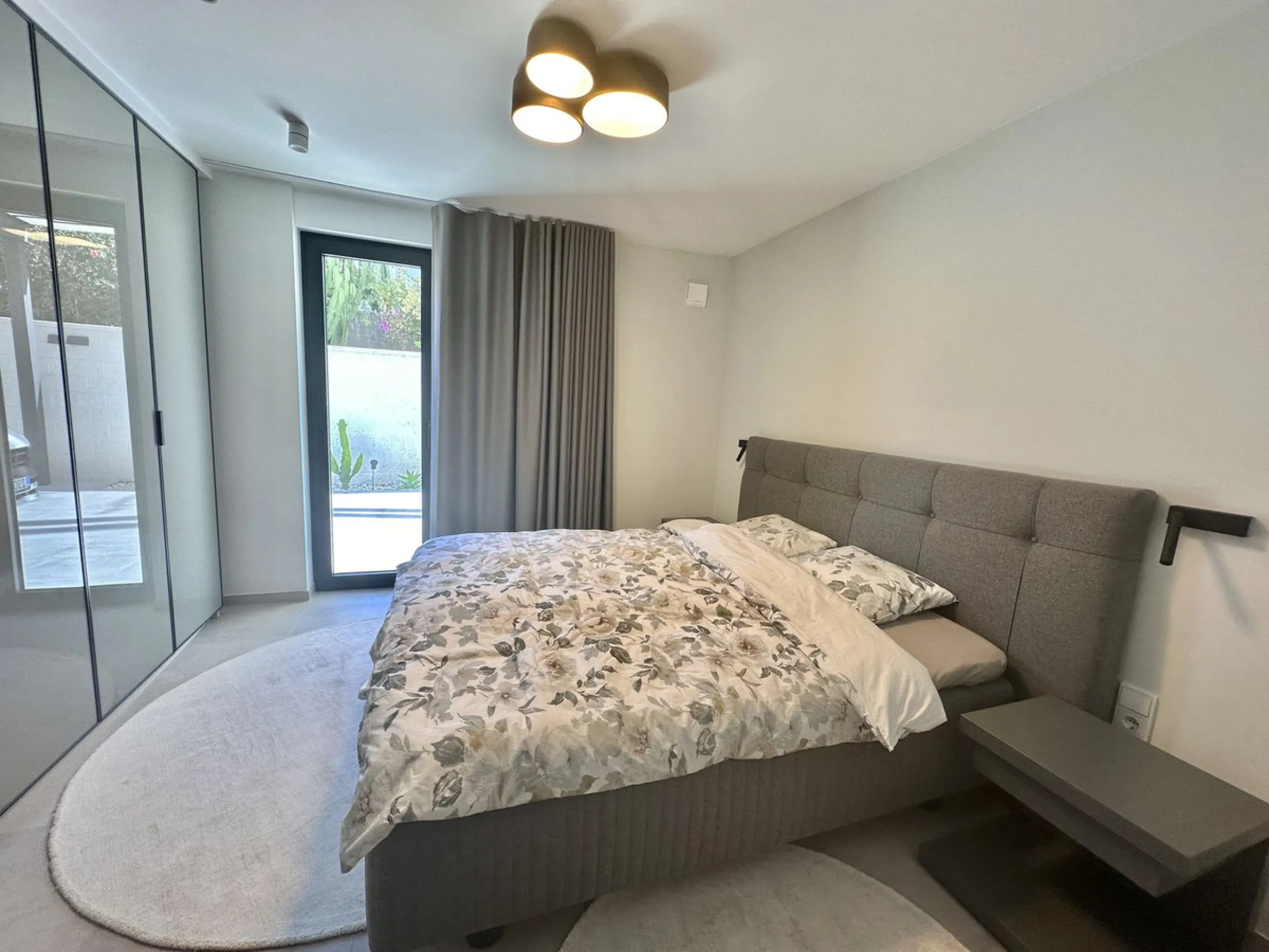 House - Detached Villa в продаже в Marbella, Málaga. В доме 4 спален и 5 ванных комнат. Площадь дома 226 м². Площадь участка 455 м²