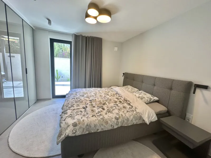 House - Detached Villa в продаже в Marbella, Málaga. В доме 4 спален и 5 ванных комнат. Площадь дома 226 м². Площадь участка 455 м²