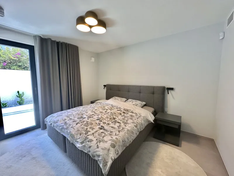 House - Detached Villa в продаже в Marbella, Málaga. В доме 4 спален и 5 ванных комнат. Площадь дома 226 м². Площадь участка 455 м²