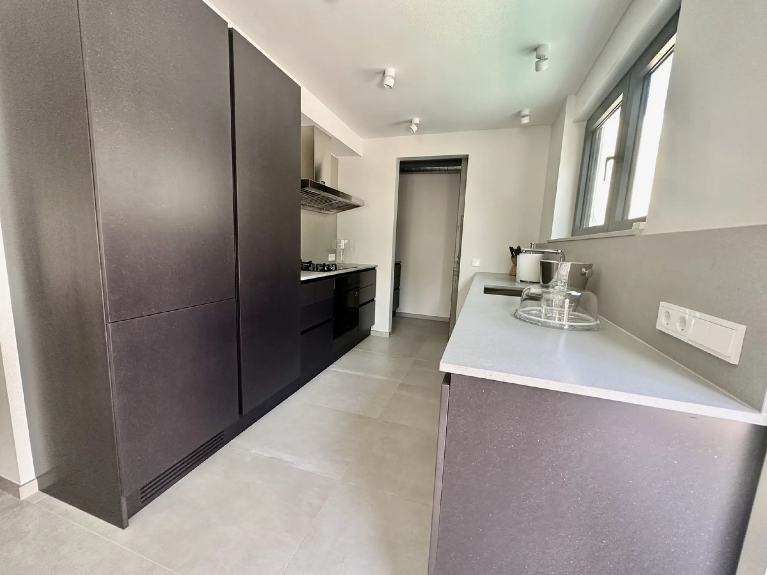 House - Detached Villa в продаже в Marbella, Málaga. В доме 4 спален и 5 ванных комнат. Площадь дома 226 м². Площадь участка 455 м²