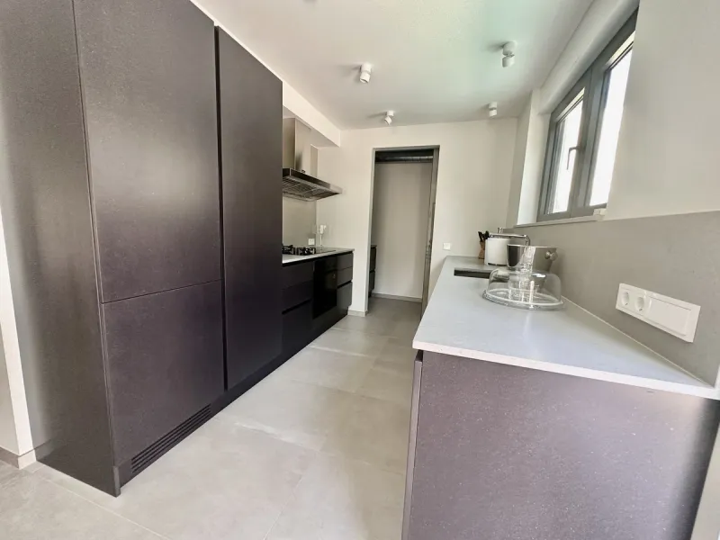House - Detached Villa в продаже в Marbella, Málaga. В доме 4 спален и 5 ванных комнат. Площадь дома 226 м². Площадь участка 455 м²