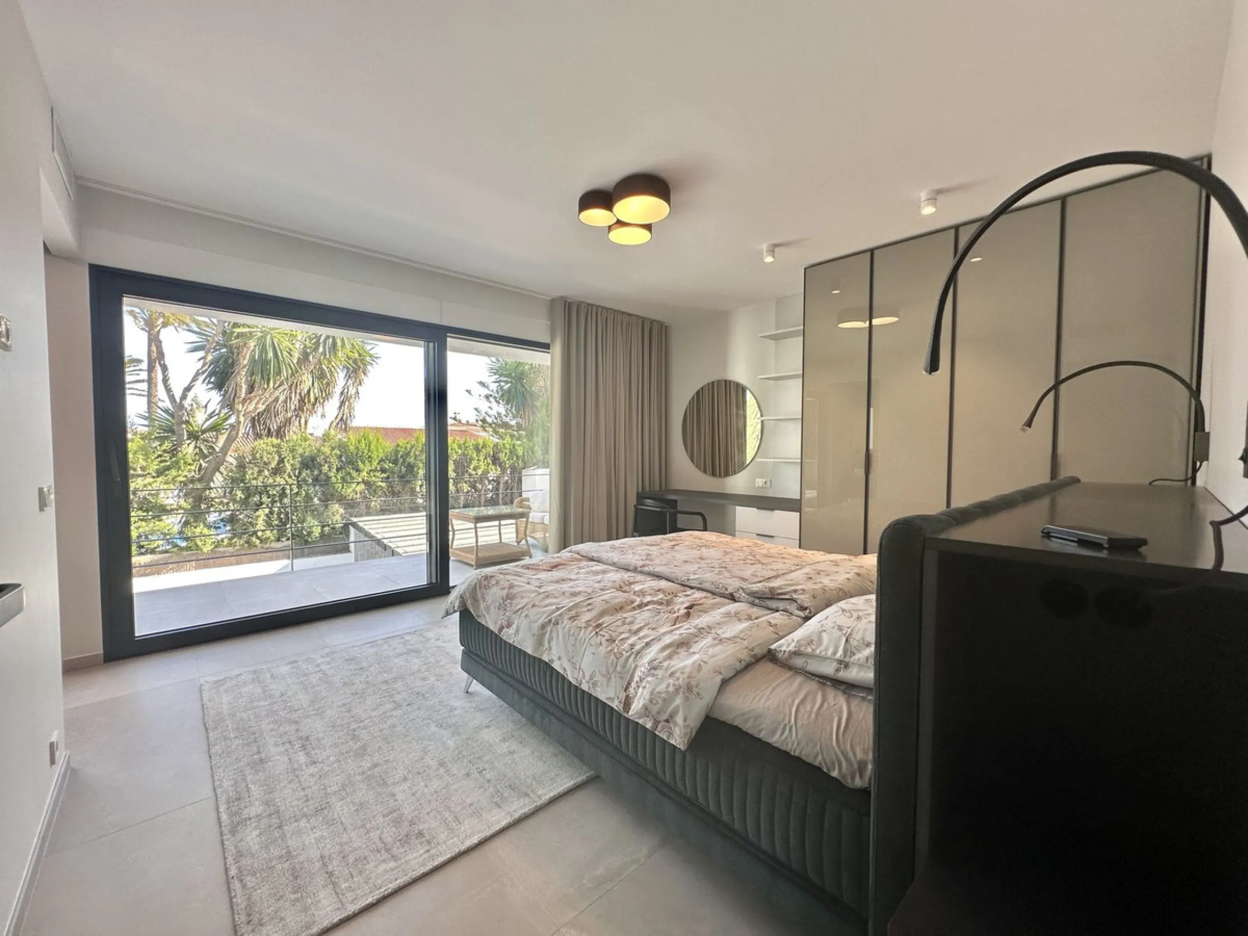 House - Detached Villa в продаже в Marbella, Málaga. В доме 4 спален и 5 ванных комнат. Площадь дома 226 м². Площадь участка 455 м²