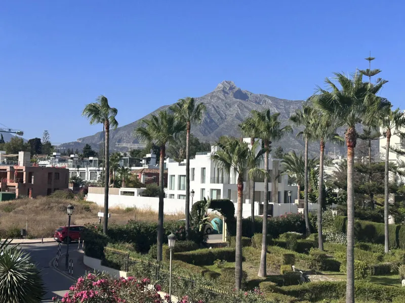 House - Detached Villa в продаже в Marbella, Málaga. В доме 4 спален и 5 ванных комнат. Площадь дома 226 м². Площадь участка 455 м²