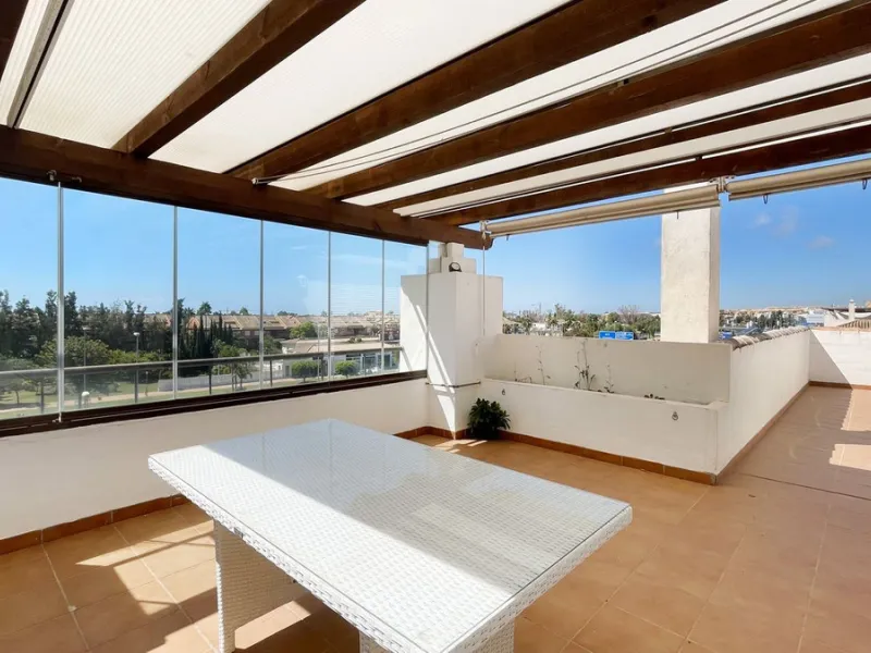 Beautiful South facing Penthouse duplex that has been recently renovated, it consists of 4 bedrooms and 3 bathrooms,