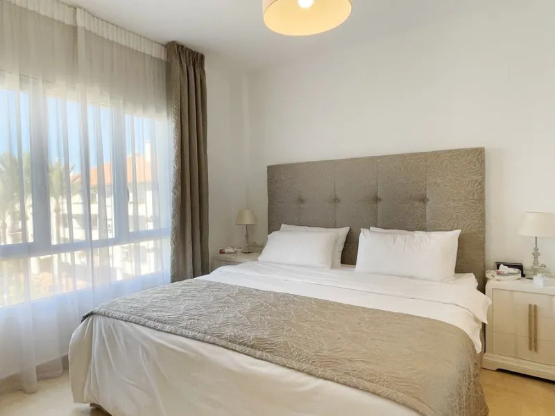 Beautiful South facing Penthouse duplex that has been recently renovated, it consists of 4 bedrooms and 3 bathrooms,