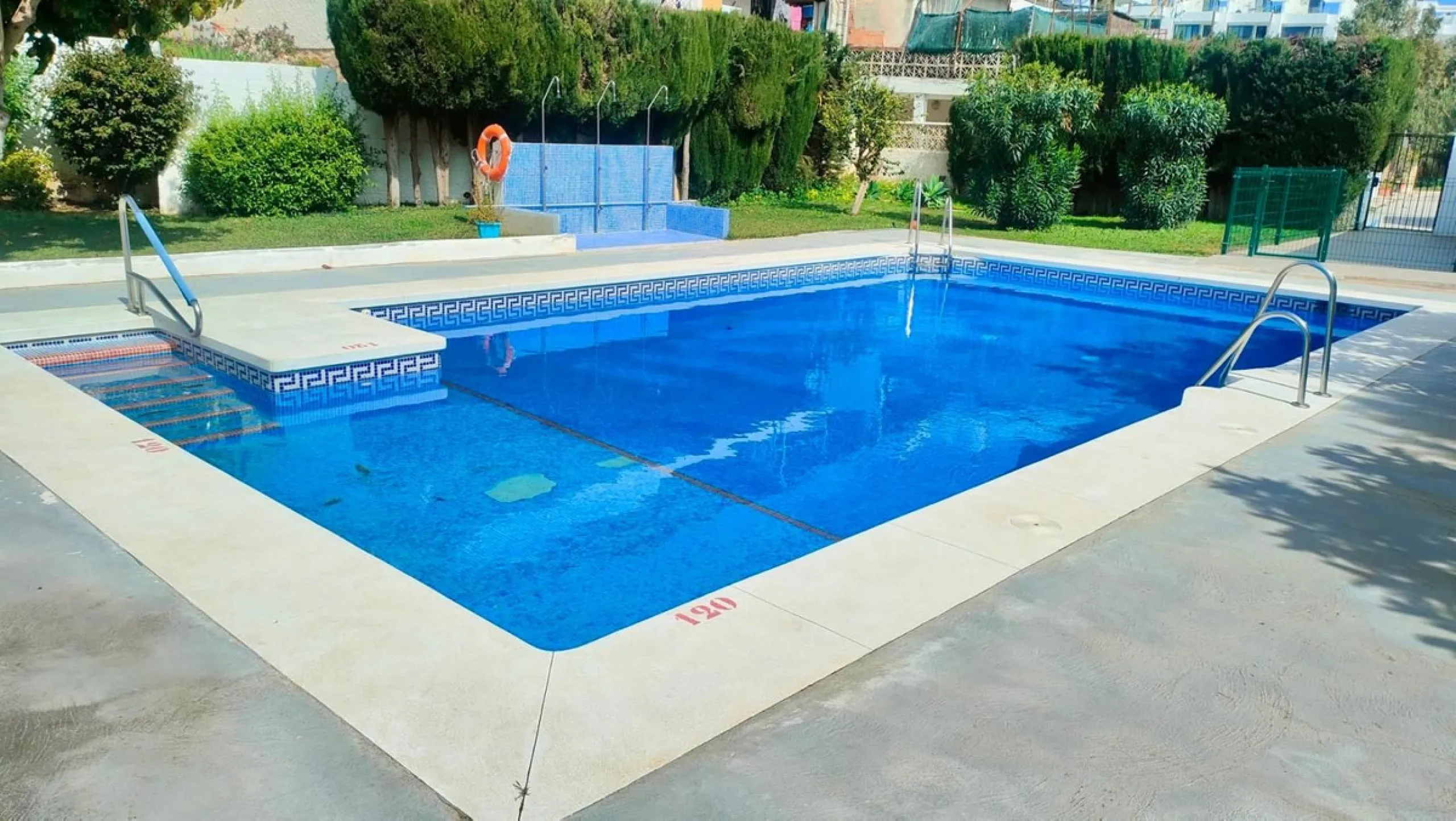 Apartment - Middle Floor Apartment в продаже в Mijas, Málaga. В доме 3 спален и 1 ванных комнат. Площадь дома 73 м²