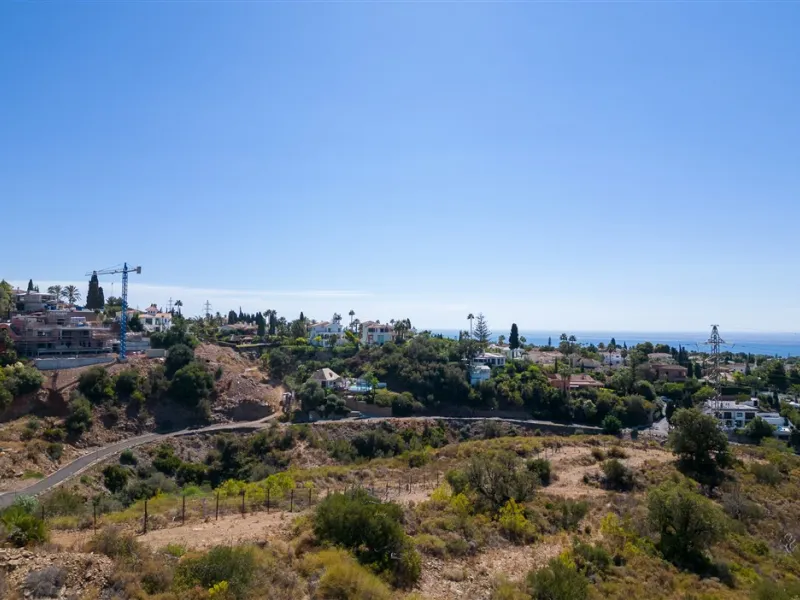 Fantastic, large, elevated, corner plot available in El Rosario.