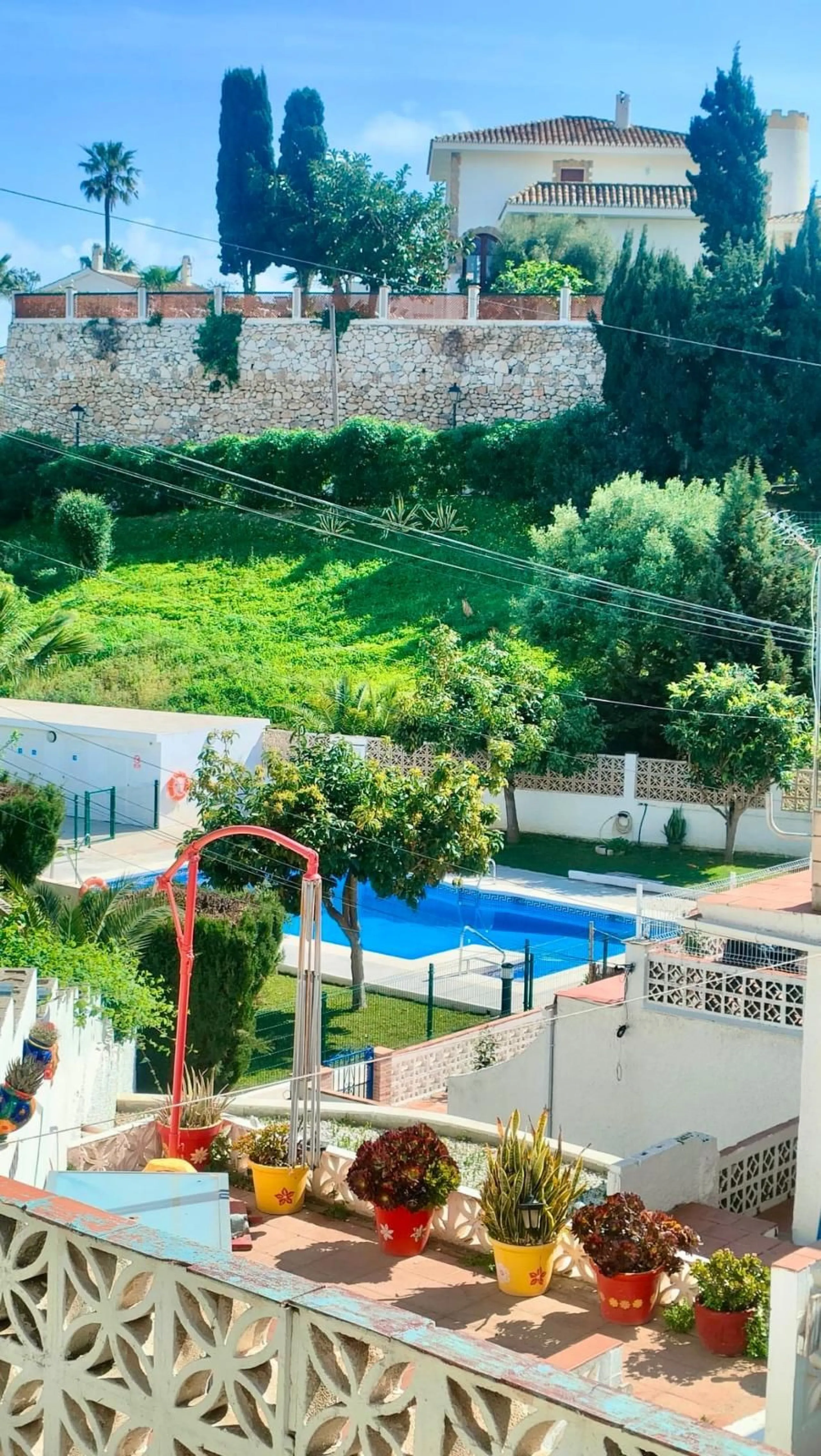 Apartment - Middle Floor Apartment в продаже в Mijas, Málaga. В доме 3 спален и 1 ванных комнат. Площадь дома 73 м²