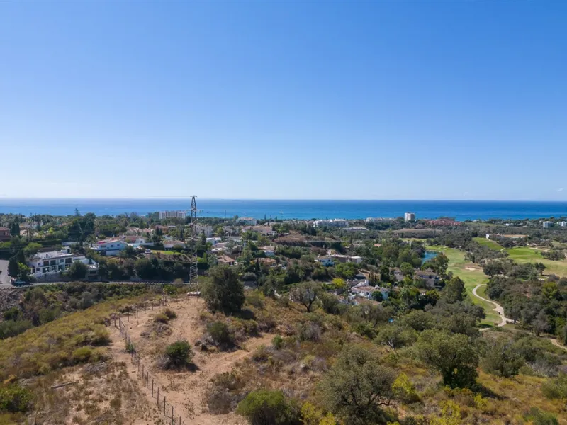 Fantastic, large, elevated, corner plot available in El Rosario.