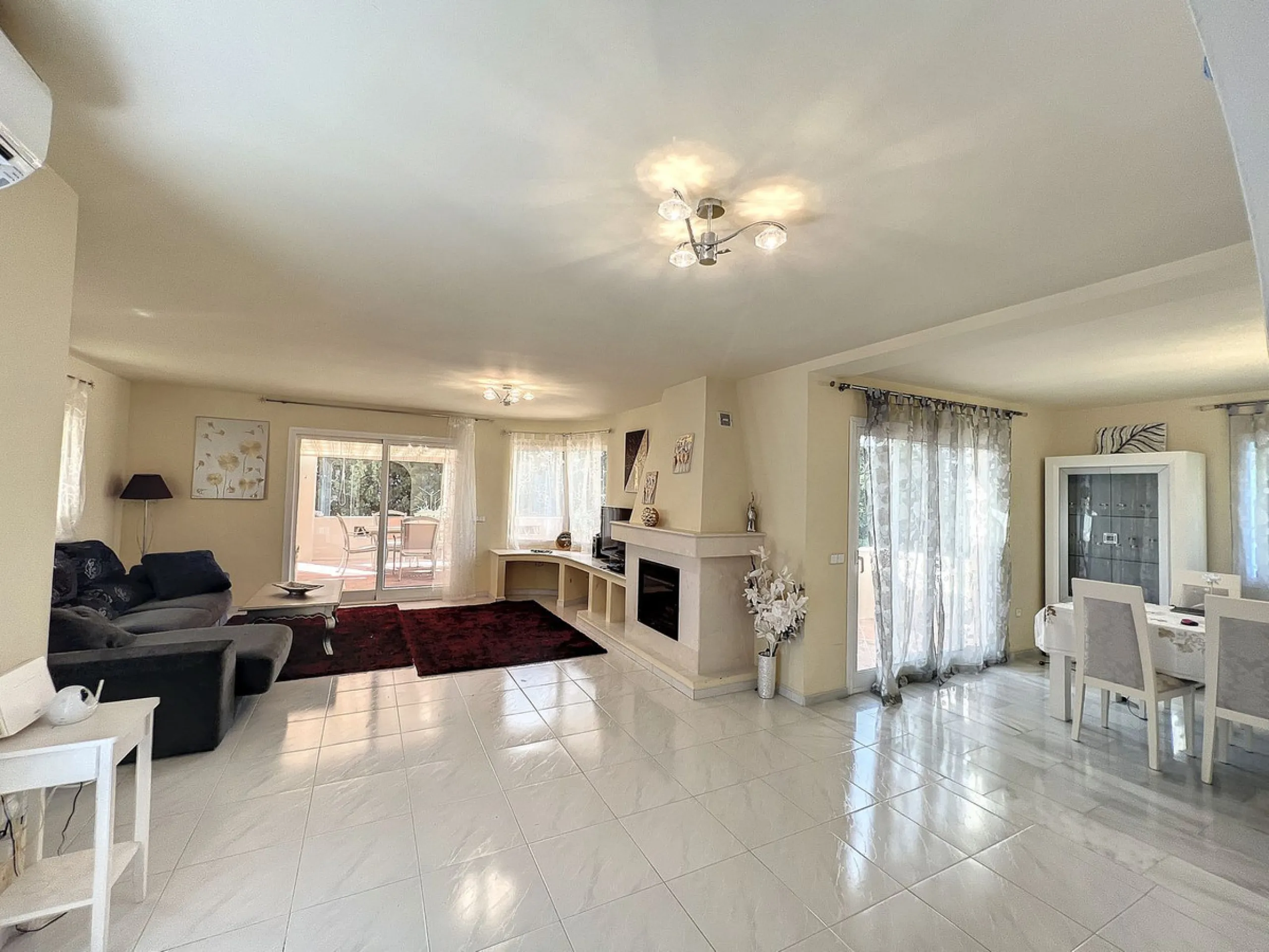 Exquisite Large Villa with a Stunning Plot and Exclusive Privacy in the Prestigious Urbanization near Mijas Pueblo.