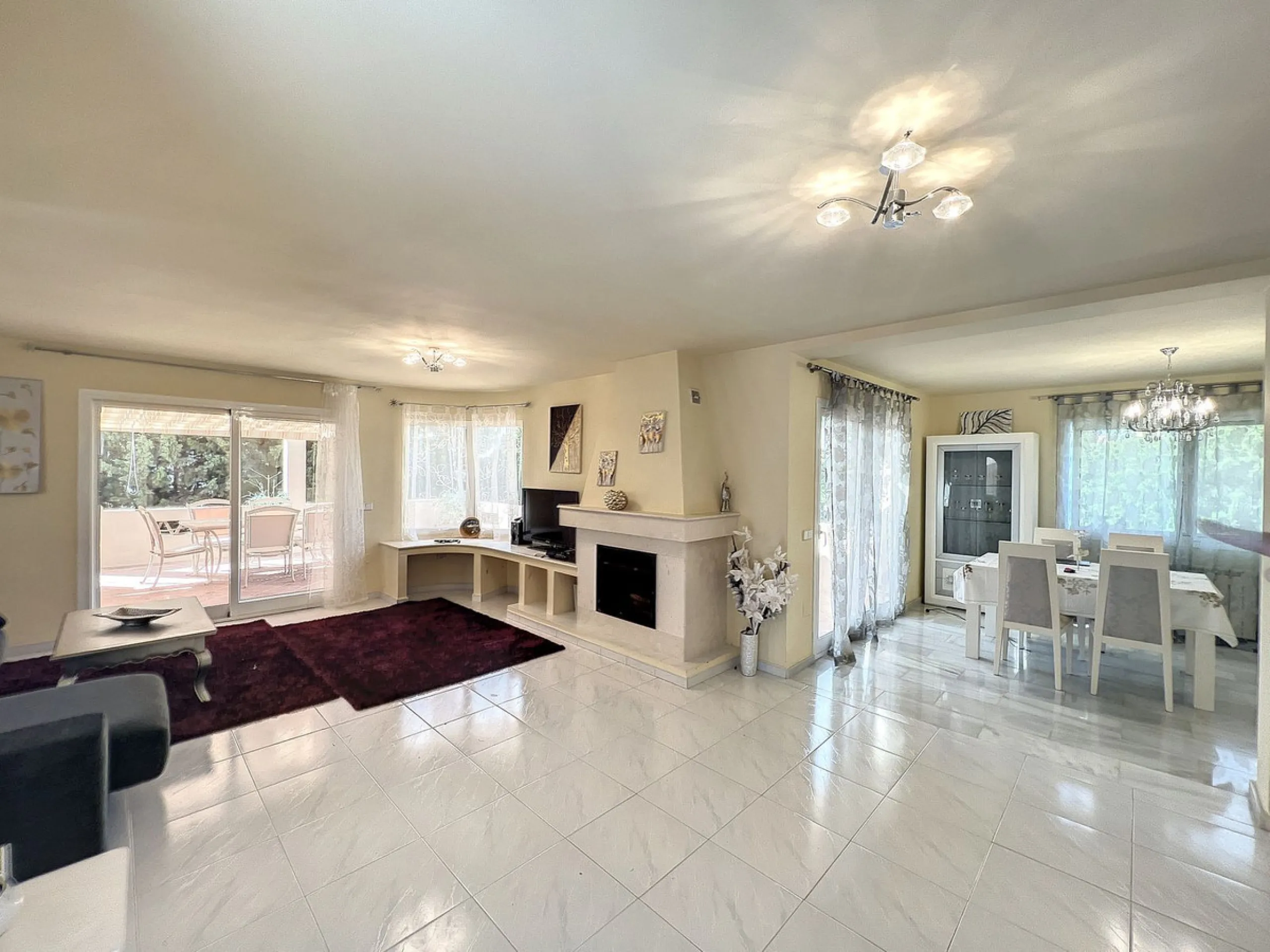 Exquisite Large Villa with a Stunning Plot and Exclusive Privacy in the Prestigious Urbanization near Mijas Pueblo.